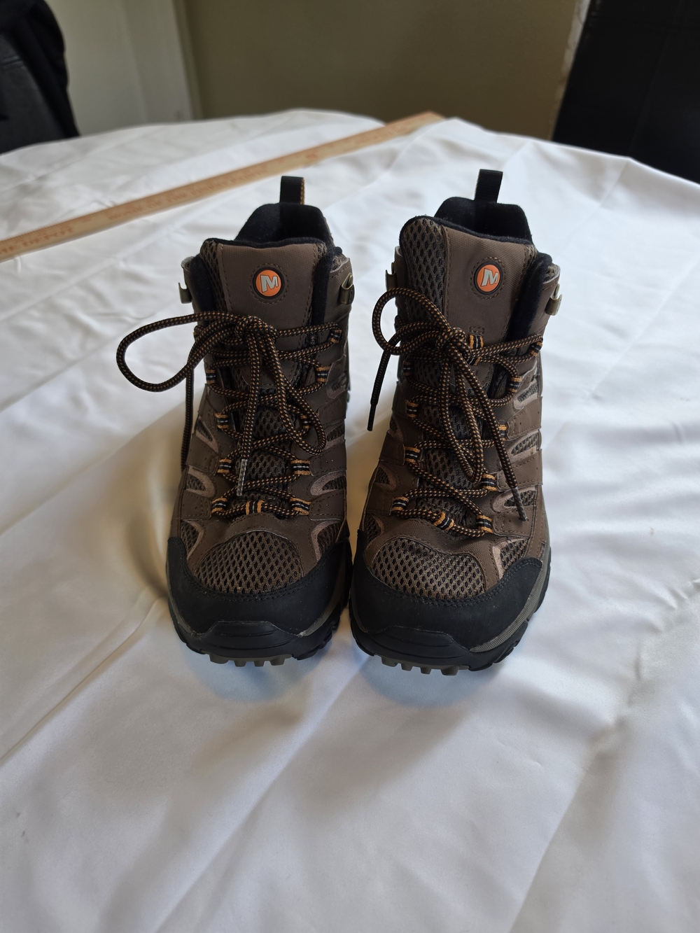 Merrell Moab 2 Mid GTX Gore-Tex Hiking Boots Men’s 9.5 Brown Earth Vibram J06063